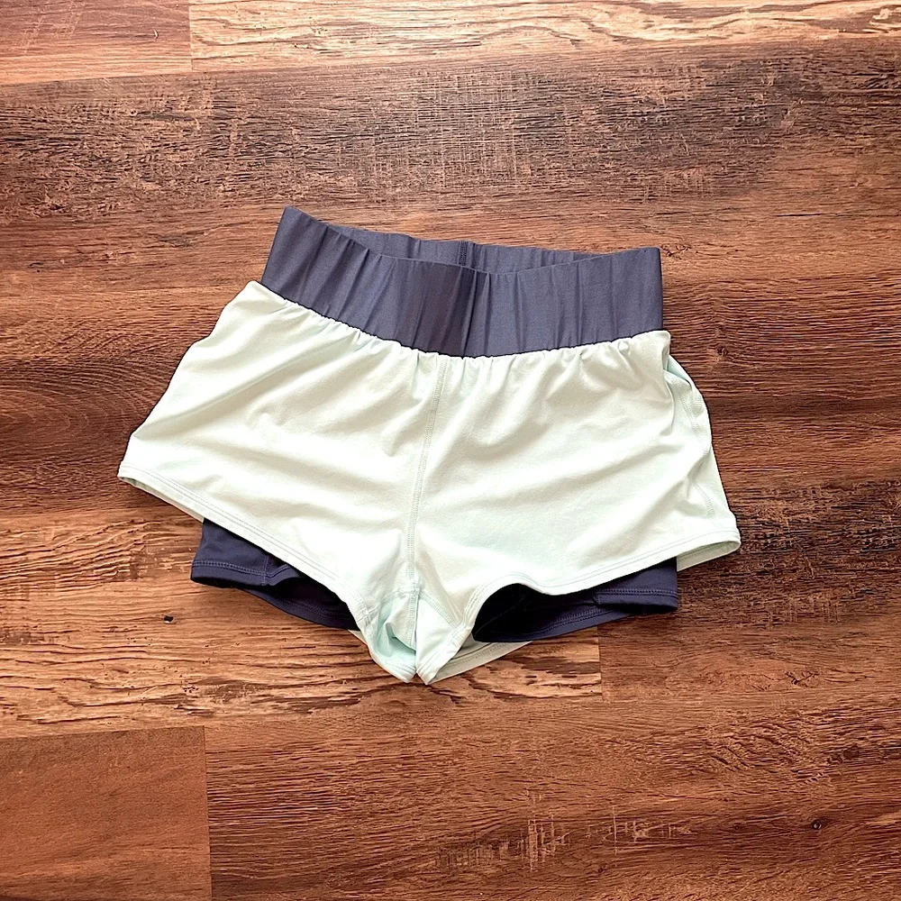 Fabletics | Shorts - Picture 1 of 3